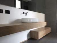 arredo bagno con cassettiera