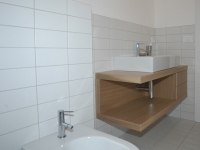 arredo bagno con cassettiera rovere